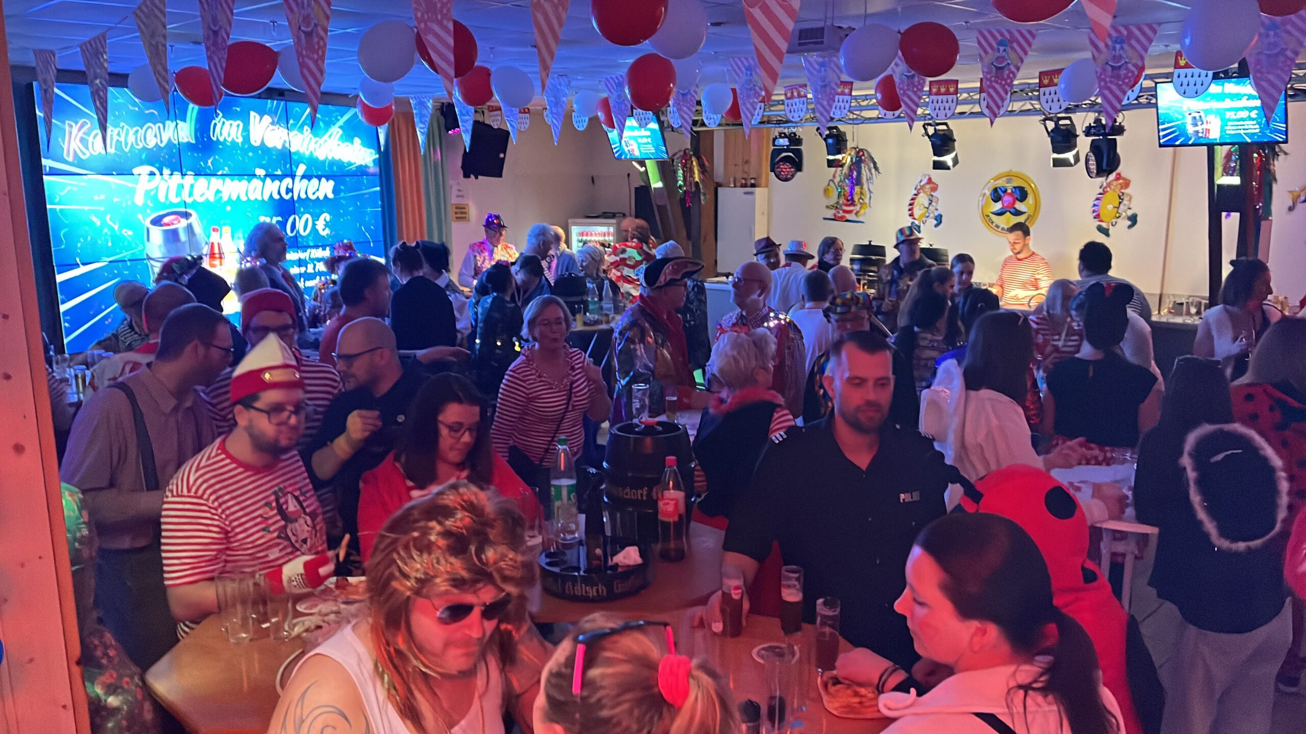 Gemeinsam Karneval feiern im Vereinsheim